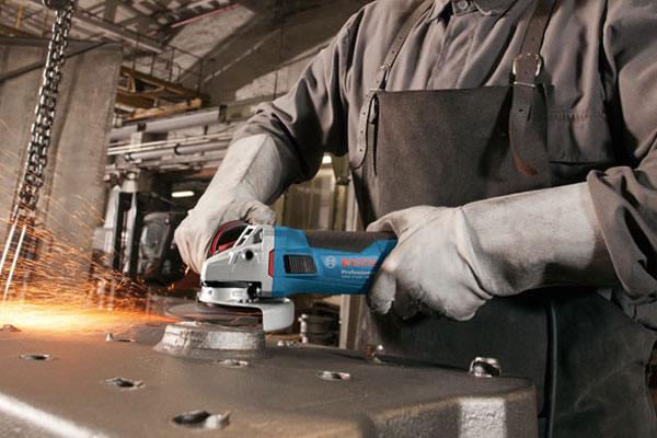 Máy mài góc Trung Quốc thiết kế gọn nhẹ, bắt mắt