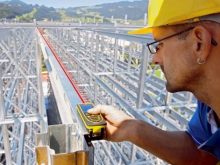 máy đo khoảng cách laser