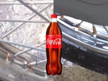 Rửa xe bằng cocacola