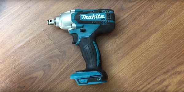 Mua máy siết bu lông dùng pin Makita DTW190Z 18V ở đâu?