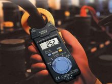 dùng ampe kìm đo tụ điện