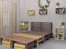 làm giường bằng gỗ pallet
