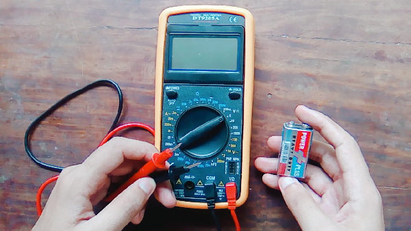 cách đo dung lượng pin bằng đồng hồ vạn năng