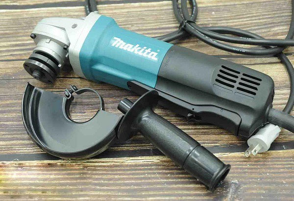 máy mài cầm tay makita 125mm