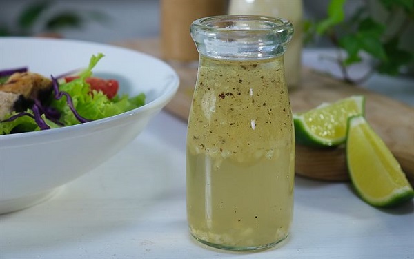 Hướng dẫn làm nước sốt dầu giấm trộn salad