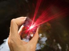 So sánh máy đo khoảng cách Bosch GLM 80 và Leica Distotm D2 New