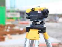 Máy thủy bình là gì? Cấu tạo, công dụng và ứng dụng