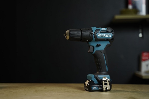 Máy khoan pin Makita DF332DZ 12V