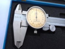 thước kẹp đồng hồ