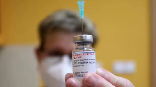 Phản ứng sau tiêm của vắc xin Moderna