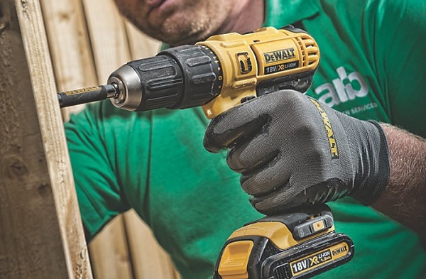 Máy khoan Dewalt cũ có thể hoạt động ổn định