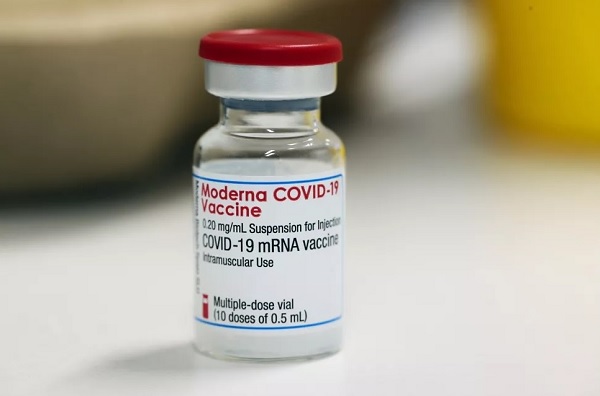 Người có bệnh mãn tính có thể tiêm vắc xin Moderna không?