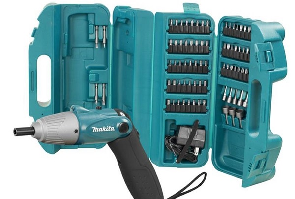 Máy vặn vít dùng pin Makita 6723DW