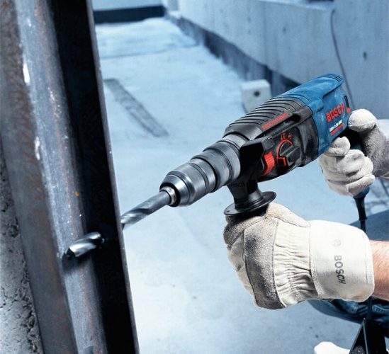 Bosch GBH 2-24 DFR hoạt động mạnh mẽ