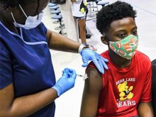 tiêm vaccine cho trẻ em
