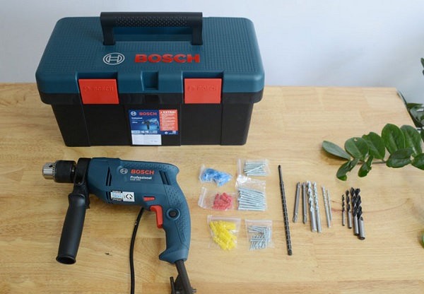 Bosch GSB 550 freedom được trang bị nhiều phụ kiện