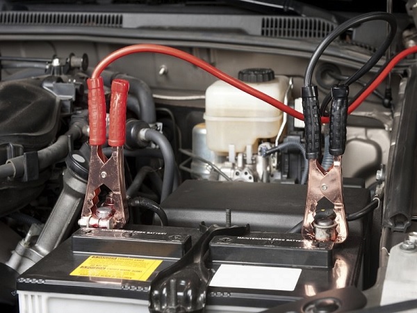 Sạc ắc quy bằng phương pháp không tự động