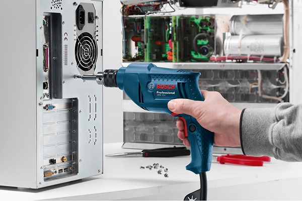 GBM 350 có thể khoan lỗ và bắt vít