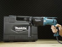 Makita M8700B
