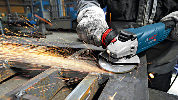 Bosch GWS 17-125 CI mài với tốc độ nhanh
