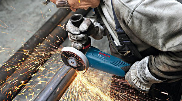 Bosch GWS 17-125 CI cắt vật liệu nhanh chóng