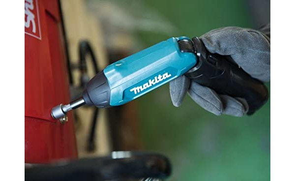 Máy vặn vít Makita DF001DW có thiết kế nhỏ gọn, dễ sử dụng