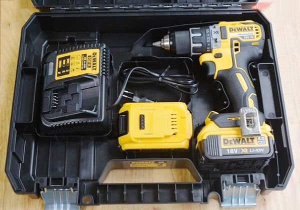 Dewalt DCD791M2 hỗ trợ bảo hành đến 3 năm