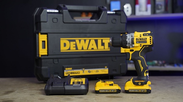Bộ máy khoan pin Dewalt DCD701D2