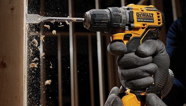 Dewalt DCD701D2 làm việc đa năng