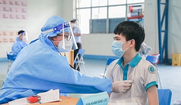 Thuốc bổ giúp bổ sung thêm vitamin và nâng cao sức đề kháng nên có sẵn tại nhà