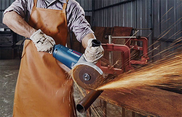 GWS 2200-230 không chỉ mài, cắt mà còn đánh bóng, đánh cạnh