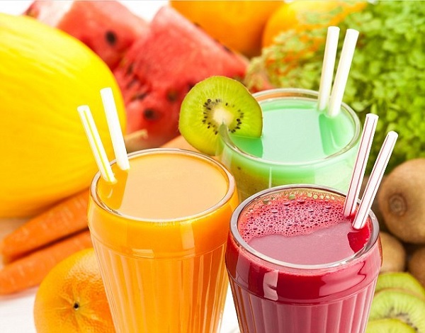 Bổ sung nước kết hợp với vitamin thông qua nước ép rau quả