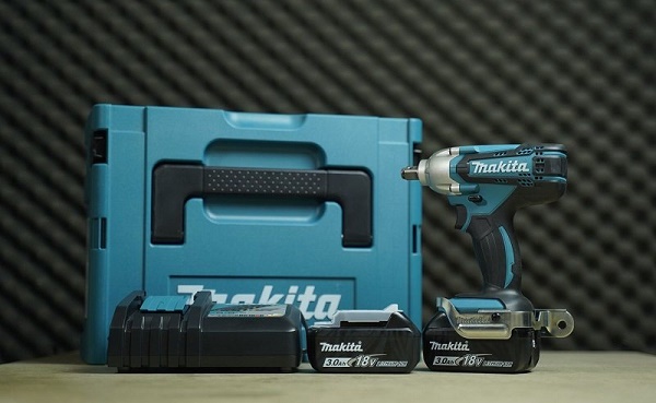 Bộ máy siết bu lông pin Makita DTW190RFJX đến từ Makita Nhật bản