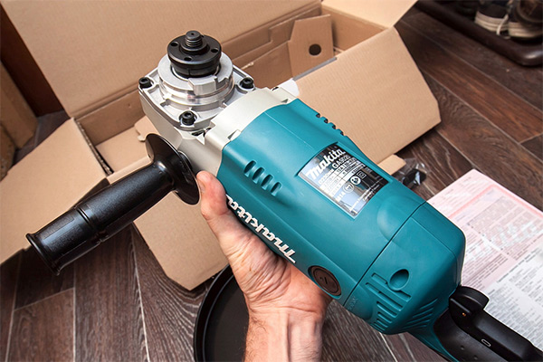 Makita GA9020 thiết kế cao cấp bằng chat liệu tốt nhất
