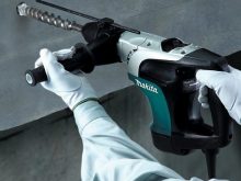 Máy khoan bê tông Makita HR4002
