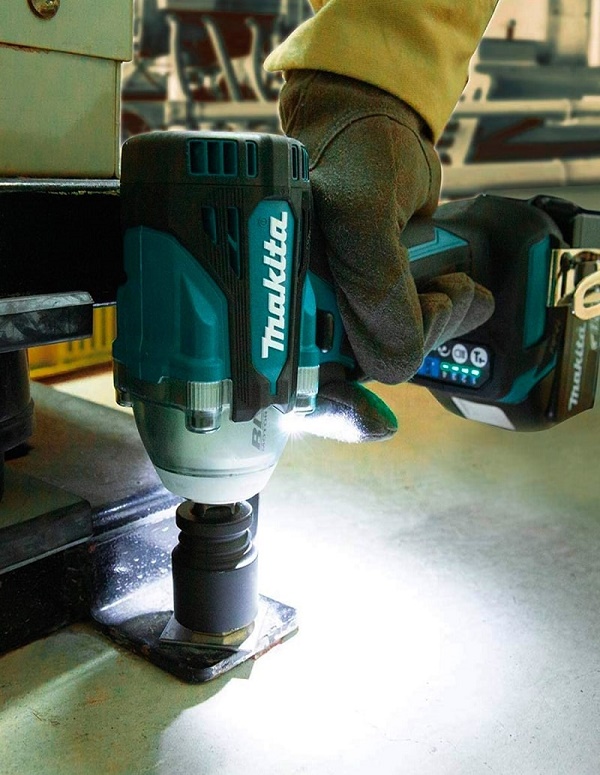 Máy siết bu lông Makita DTW300RTJ tháo siết bu lông đa kích cỡ