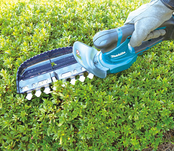 Máy tỉa hàng rào dùng pin Makita được đánh giá tốt về cả chất lượng và độ bền