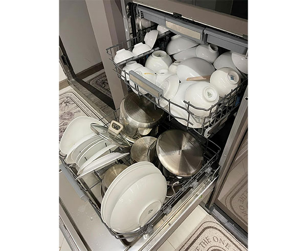 Máy rửa bát là đồ gia dụng mong ước của nhiều chị em