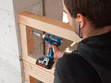 Máy Máy khoan Bosch gdx 18v 200c nhỏ gọn, tiện dụng