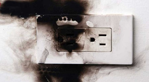 Ổ điện bị cháy