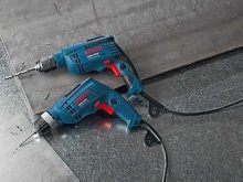 Máy bu lông và vặn vít đều dùng khi sửa chữa