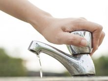 Vặn vòi nước sau khi sử dụng