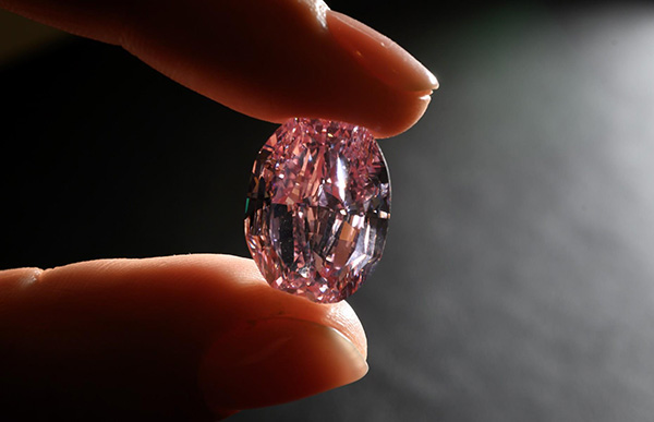 Những viên kim cương đắt nhất thế giới 2022