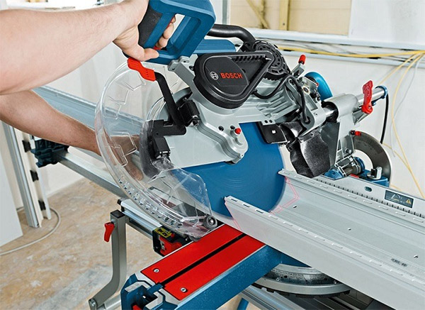 Hình ảnh máy cắt nhôm Bosch GCM 12 SDE