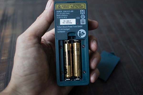 Cách sửa máy đo khoảng cách Bosch bị hỏng pin