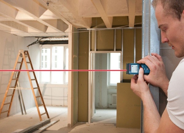 Máy đo khoảng cách Bosch GLM 40 đo được khoảng cách lớn hơn