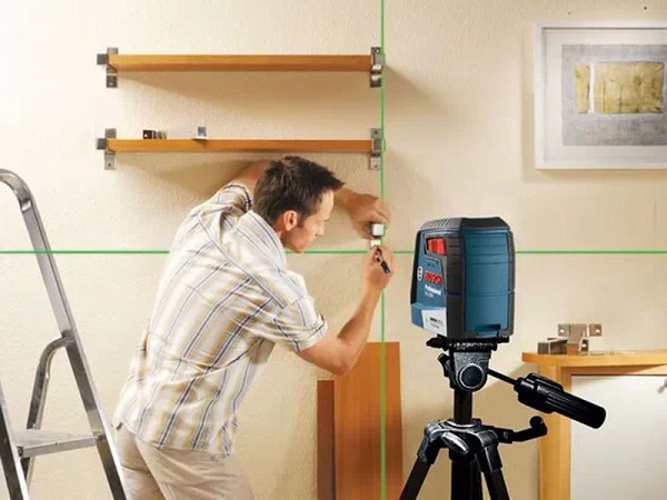 Máy cân bằng laser Bosch GLL 30 G sử dụng 2 tia xanh