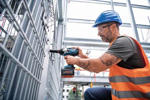 Bosch GDS 18V 1000 có khả năng làm việc mạnh mẽ