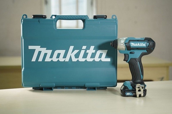 Bộ sản phẩm máy bắn vít Makita TD110DSAE chính hãng