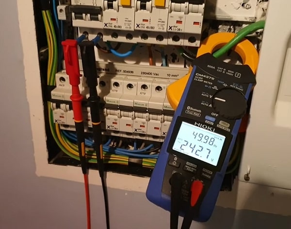 Hioki CM4372 đo dòng với dải đo rộng độ chính xác cao